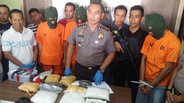 Polisi Sita Sabu 10 Kg dari Sebuah Rumah di Parepare, 3 Orang Ditangkap