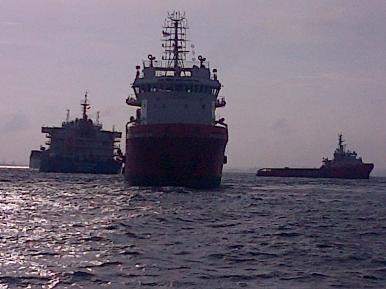 Kapal Kargo Berbendera Hong Kong yang Kandas di Kepri Sukses Dievakuasi TNI AL Kapal Kargo Berbendera Hong Kong yang Kandas di Kepri Sukses Dievakuasi TNI AL