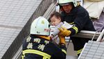 Evakuasi Korban Gempa di Taiwan