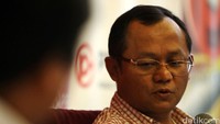 Anggota DPR Muhammad Sarmuji memberikan pemaparan dalam diskusi bertajuk PHK dan Perekonomian Kita.