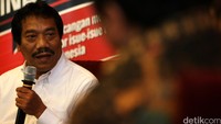 Direktur Penyelesaian Perselisihan Kementerian Ketenagakerjaan Sahat Sinurat mengatakan bahwa 500 pekerja di PT Panasonic Manufacturing tersebut belum tentu di-PHK, saat ini masih proses perundingan.