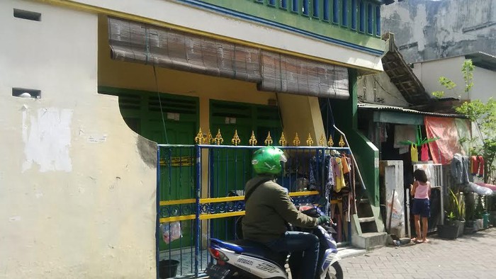 Seorang Perempuan Ditemukan Tewas Setengah Telanjang, Diduga Dibunuh