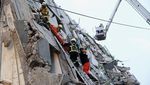 Evakuasi Korban Gempa di Taiwan