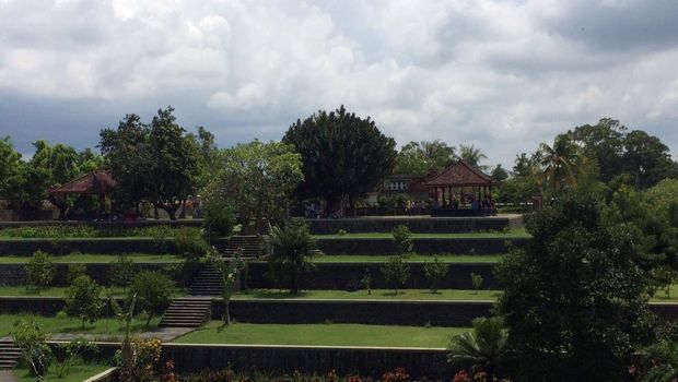 Taman Narmada Lombok Barat