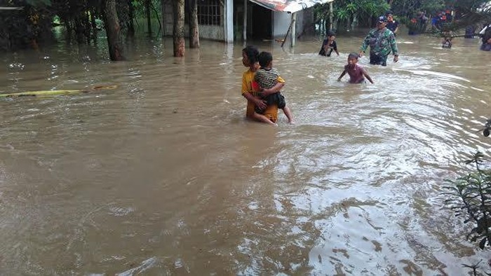 Banjir Juga Merendam Puluhan Rumah di Jombang