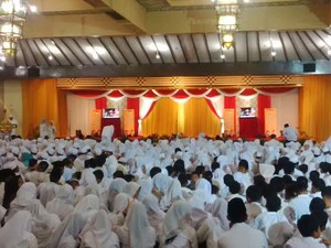 Agung Laksono dan Hidayat Nur Wahid Hadiri Perayaan Puncak HUT MKGR ke-56