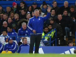 Hiddink: Pelempar Koin Tak Boleh ke Stadion Lagi