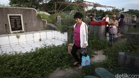 Tradisi ini menjadi tradisi tahunan pada saat Imlek.