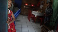 Potret kesederhanaan warga Tionghoa menghadapi Imlek.