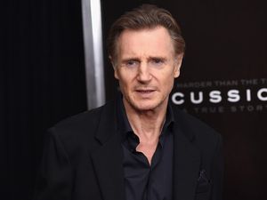 Liam Neeson Dianggap Rasis, Men in Black Diminta Hapus Adegannya