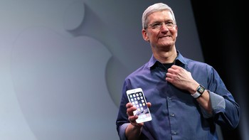 Adapun Tim Cook sudah mengaku bahwa dirinya gay sejak tahun 2014 silam. Sang CEO Apple juga diketahui tidak memiliki anak. Foto: GettyImages/Justin Sullivan