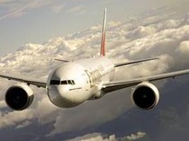 Pesawat Emirates Gagal Mendarat gegara Hujan Deras di Bandara Ngurah Rai