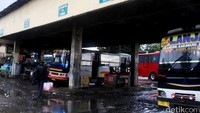 Terminal itu becek ketika hujan dan berdebu saat musim kemarau. Pool/Al Fanny Panestika/detikcom.