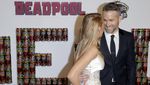 Jangan Iri Guys! Ryan Reynolds dan Blake Lively Mesra di Premiere Film Deadpool