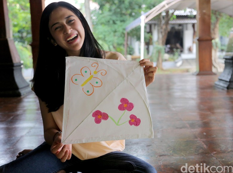 Foto: Trauma Ditipu Manajer, Nina Zatulini Pertimbangkaan Bawa ke Jalur Hukum (Asep Syaifullah) Foto: Trauma Ditipu Manajer, Nina Zatulini Pertimbangkaan Bawa ke Jalur Hukum (Asep Syaifullah)
