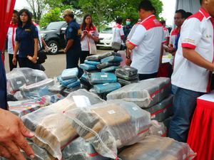 Komjen Buwas Pimpin Pemusnahan 8 Kuintal Ganja