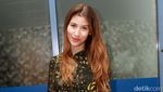 Millane Fernandez Chic dengan Dress Floral