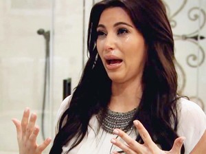 Kim Kardashian Memberi Tips Tetap Cantik Setelah Menangis