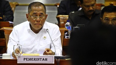 Menhan Raker dengan Komisi I DPR