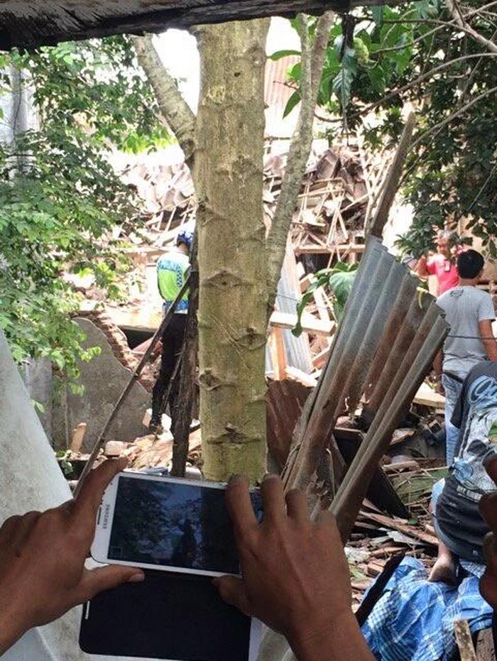 Begini Hancurnya Bagian Belakang Rumah Mujianto yang Tertimpa Super Tucano