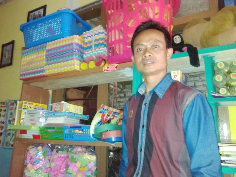 Kisah Kang Jack, Juru Parkir yang Bikin Sekolah Gratis di Bandung Kisah Kang Jack, Juru Parkir yang Bikin Sekolah Gratis di Bandung