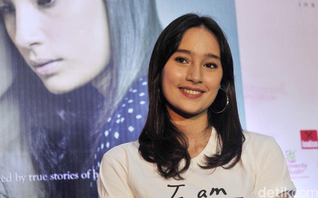 Ini Dia 10 Daftar Seleb Cewek Terhot
