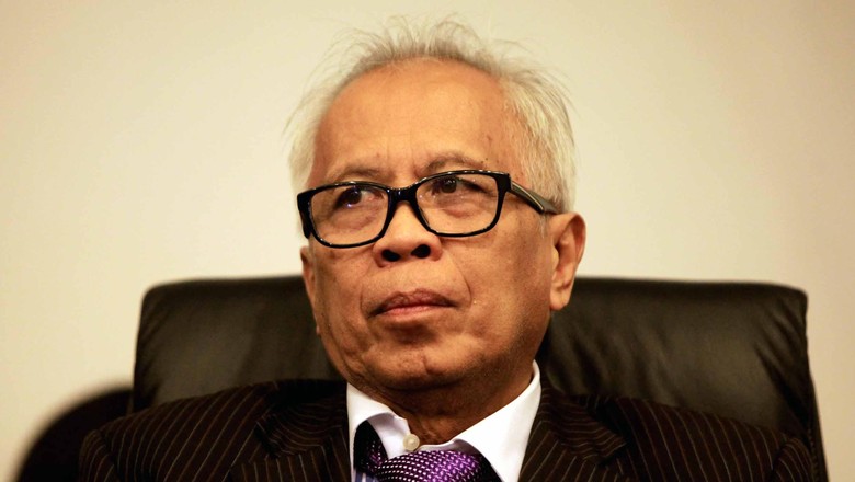 KPK Eksekusi OC Kaligis dan Eks Dirjen Hubla Bobby Mamahit ke Lapas Sukamiskin KPK Eksekusi OC Kaligis dan Eks Dirjen Hubla Bobby Mamahit ke Lapas Sukamiskin
