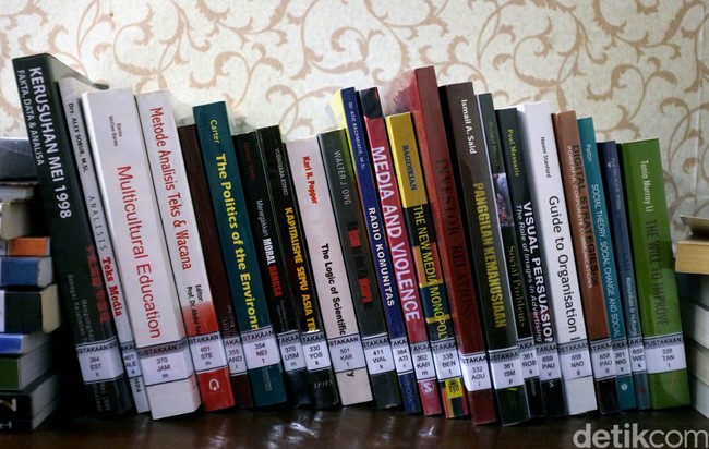 Deretan buku di rak buku.dikhy sasra/ilustrasi/detikfoto