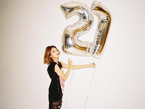 Selamat Datang di Dunia Usia 27 yang Aneh Milik Sooyoung SNSD!