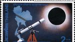 Melihat Perangko Gerhana Matahari Total