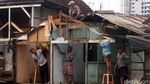 Ratusan Bangunan Liar di Pinangsia Dibongkar