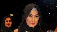 Ada juga Annisa Tribanowati yang mengubah namanya menjadi Annisa Trihapsari. Foto: Ismail/detikHOT