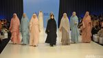 Selain Pipik, Sederet Artis Cantik Berhijab Ini Juga Beraksi di Catwalk
