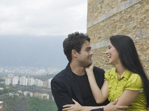 Sesekali Suami-Istri Berduaan Saja Penting Juga Lho
