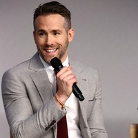 Makin tua makin ganteng. Itulah penggambaran sosok Ryan Reynolds yang tidak disangka usianya akan menginjak 41 tahun pada Oktober mendatang.  Foto: Getty Images