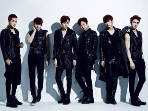 Hiks... Kakek Ini Terisak Nonton Video Error VIXX