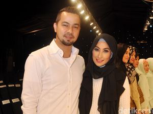 Sultan Djorghi dan Annisa Trihapsari Kompak Hitam-putih