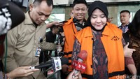 Keenam tersangka tersebut nantinya akan segera menjalani sidang.