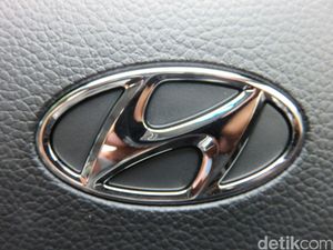 Staf Wanita Hyundai Disuruh Joget dan Tuang Minuman untuk Bos Pria