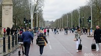 Kawasan sekitar istana juga sering dijadikan lokasi syuting film.