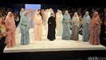 Selain Pipik, Sederet Artis Cantik Berhijab Ini Juga Beraksi di Catwalk