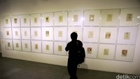 Srihadi Soedarsono memamerkan sekitar 400 lukisan hasil karyanya.