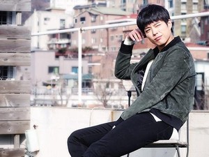 Friendship Goals! Dukung V, Park Bo Gum Nonton Konser BTS di Seoul
