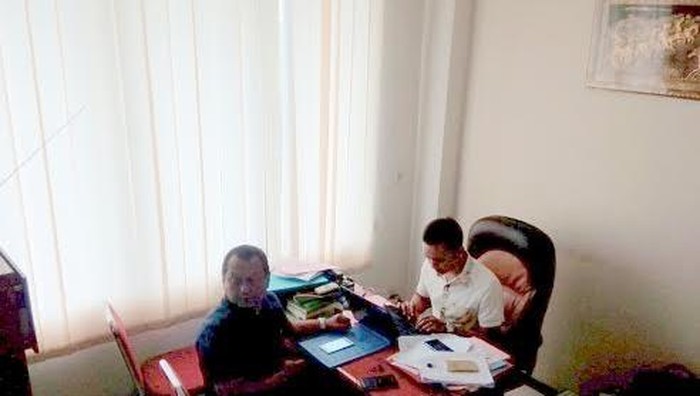 Diperiksa 2 Jam di Kejari Surabaya, Pjs Bupati Sidoarjo Bungkam