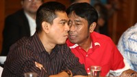 Abraham Lunggana berbincang dengan Mohammad Sanusi.