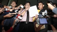 Yuliswan memberikan keterangan pers terkait kedatangannya, Jumat (12/2/2016).