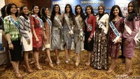 Para finalis Puteri Indonesia 2016 foto bersama.