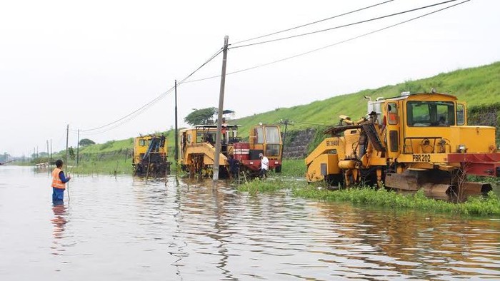 Ini Upaya PT KAI Hadapi Genangan Banjir di Lintasan Porong