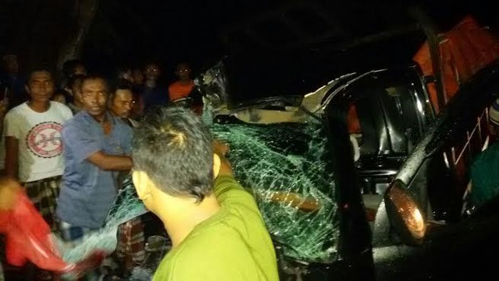 Pick Up Vs Truk di Pantura Situbondo, Sopir Tewas Terjepit