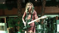Moaning Lisa Smile -  Wolf Alice. Jonathan Leibson/Getty Images for Flaunt Magazine/detikFoto.